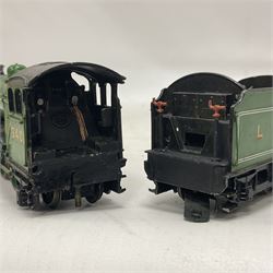 ‘00’ gauge - kit built Class V4 2-6-2 ‘Bantam Cock’ locomotive and tender no.3401 in LNER green