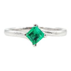 18ct white gold single stone square cut emerald ring, stamped 750, emerald approx 0.30 carat