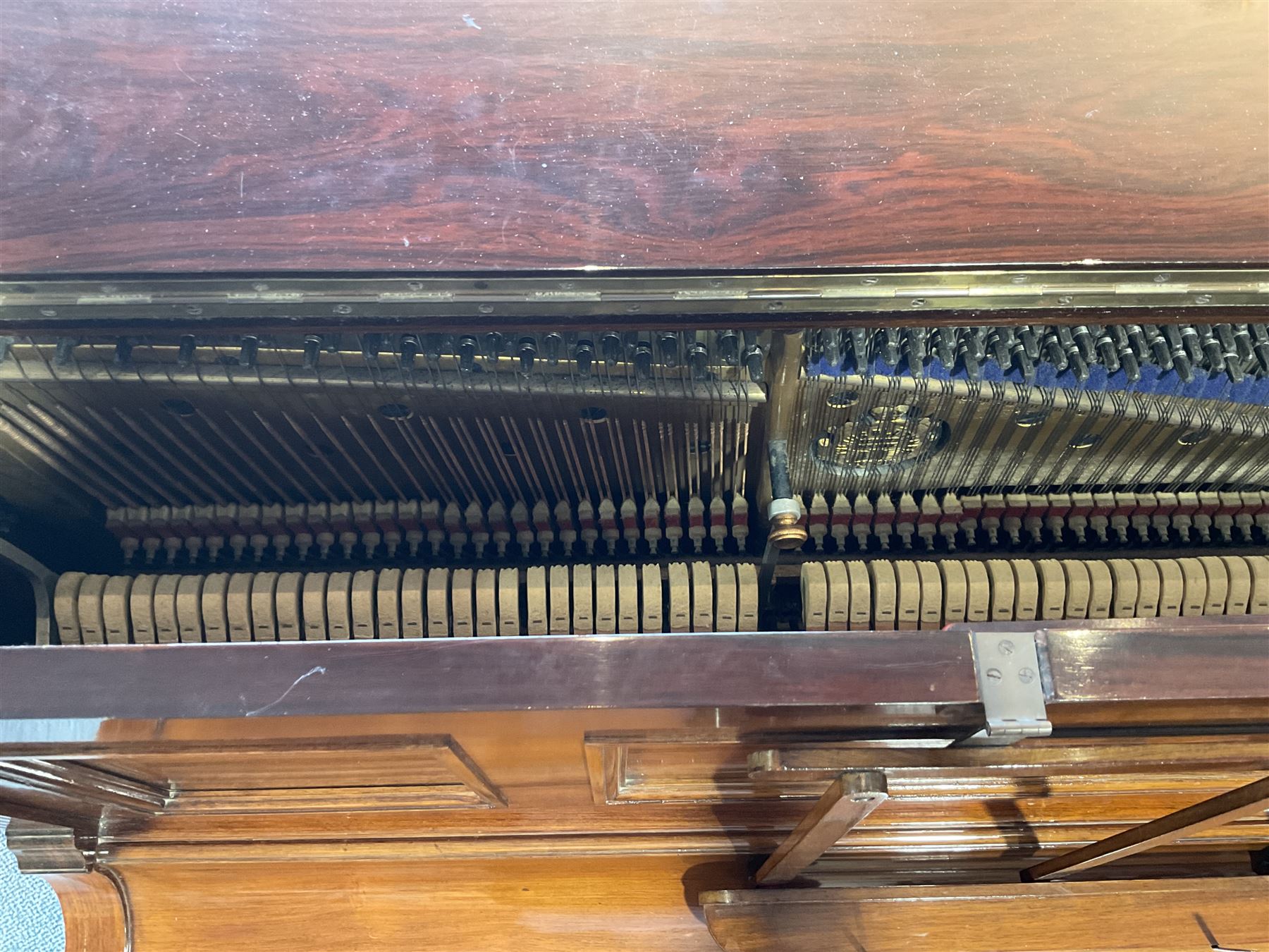 Bluthner of Leipzig - Early 20th century overstrung upright piano, serial number 79496 (1910), in a mahogany case with three front case panels and folding music desk, with 85 keys (seven octaves) underdamper action, original hammers, stringing, tuning pins, dampers and felts, with sostenuto and sustain pedals. Julius Bluthner was considered to be one of the the best makers of German upright pianos in the early 20th century both for tone quality and build. 

This item has been registered for sale under Section 10 of the APHA Ivory Act.