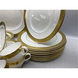 Wedgwood Ascot pattern part tea and dinner service, comprising eleven dinner plates, ten small dinner plates, nine bowls, eight dessert plates, seven saucers, nine tea cups, sauce boat and stand, milk jug, two twin handled soup bowls, serving dish and meat platter (60)