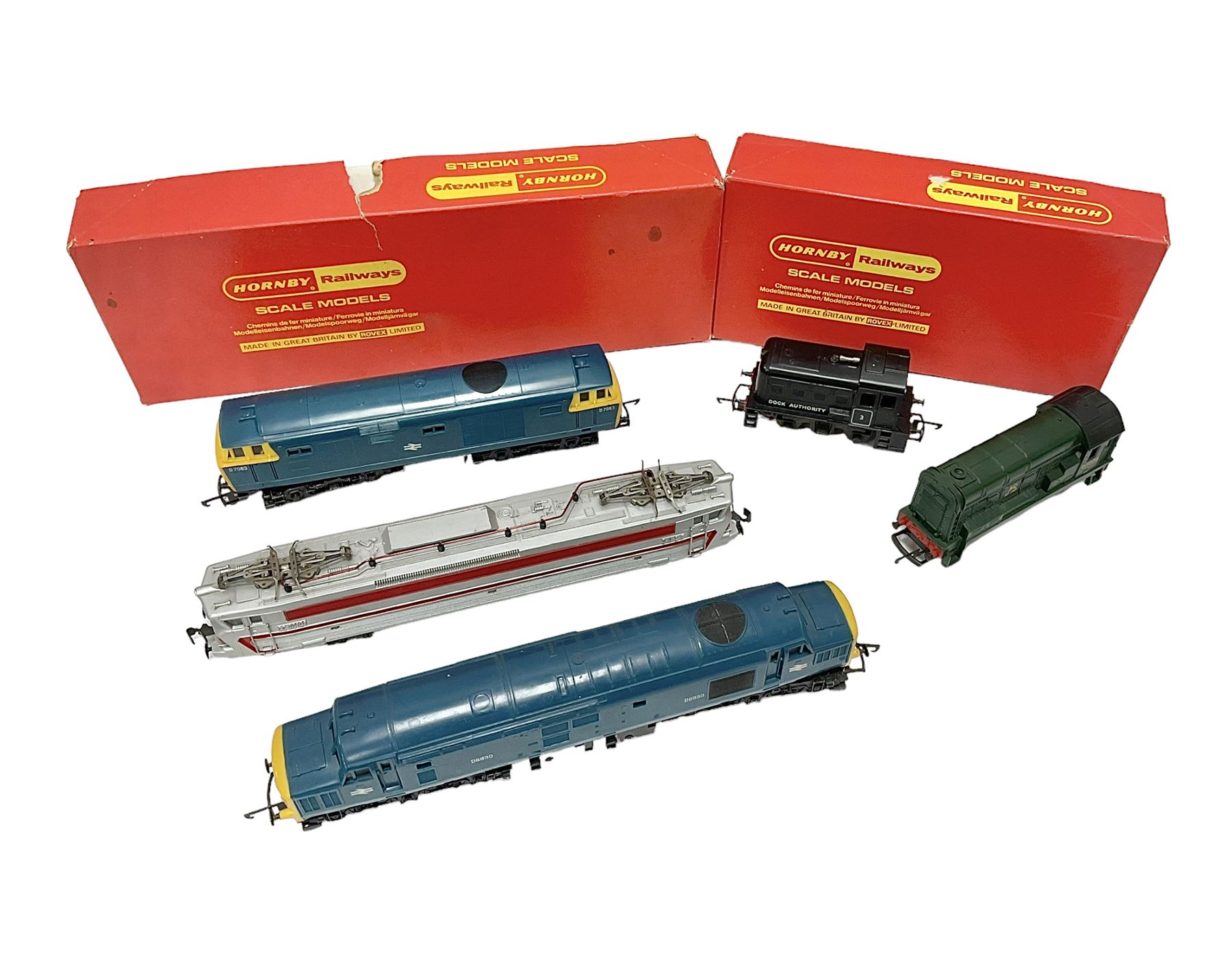 Various makers ‘00’ gauge - Hornby R758 Hymek Diesel Hydraulic B-B locomotive no.D7063 and R253 0-4-0 Diesel Dock Shunter no.3, in original boxes; Tri-Ang Class 08 0-6-0 Diesel Shunter no.D3035 and Class 37 Co-Co Diesel locomotive no.D6830; Jouef 843/E TEE SNCF no.CC40101 in electric red and grey (5)