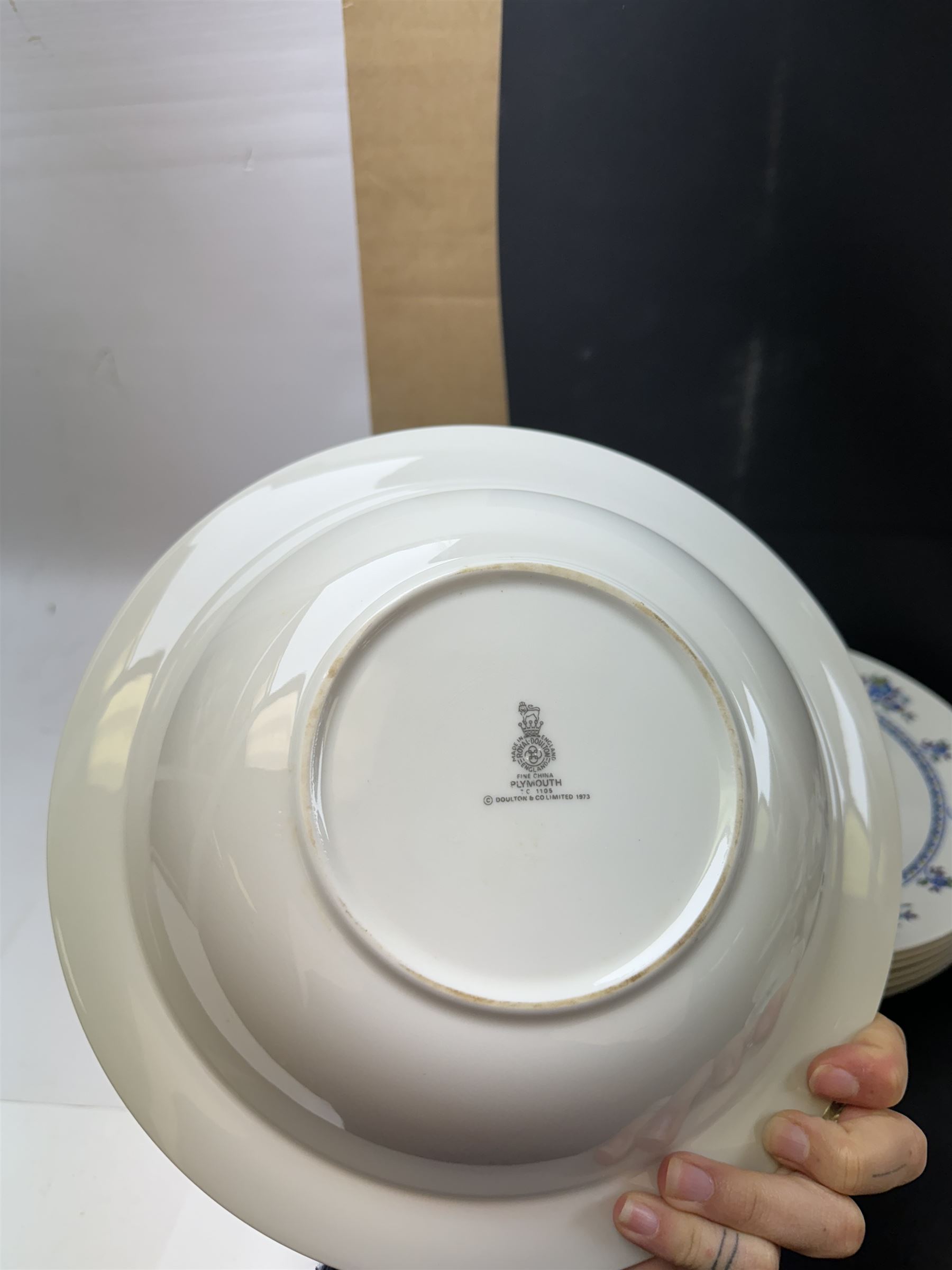 Royal Doulton Plymouth pattern, part tea and dinner service, including teapot, milk jug, covered sucrier, six dinner plates 