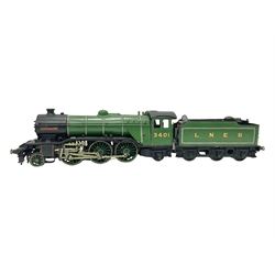 ‘00’ gauge - kit built Class V4 2-6-2 ‘Bantam Cock’ locomotive and tender no.3401 in LNER green