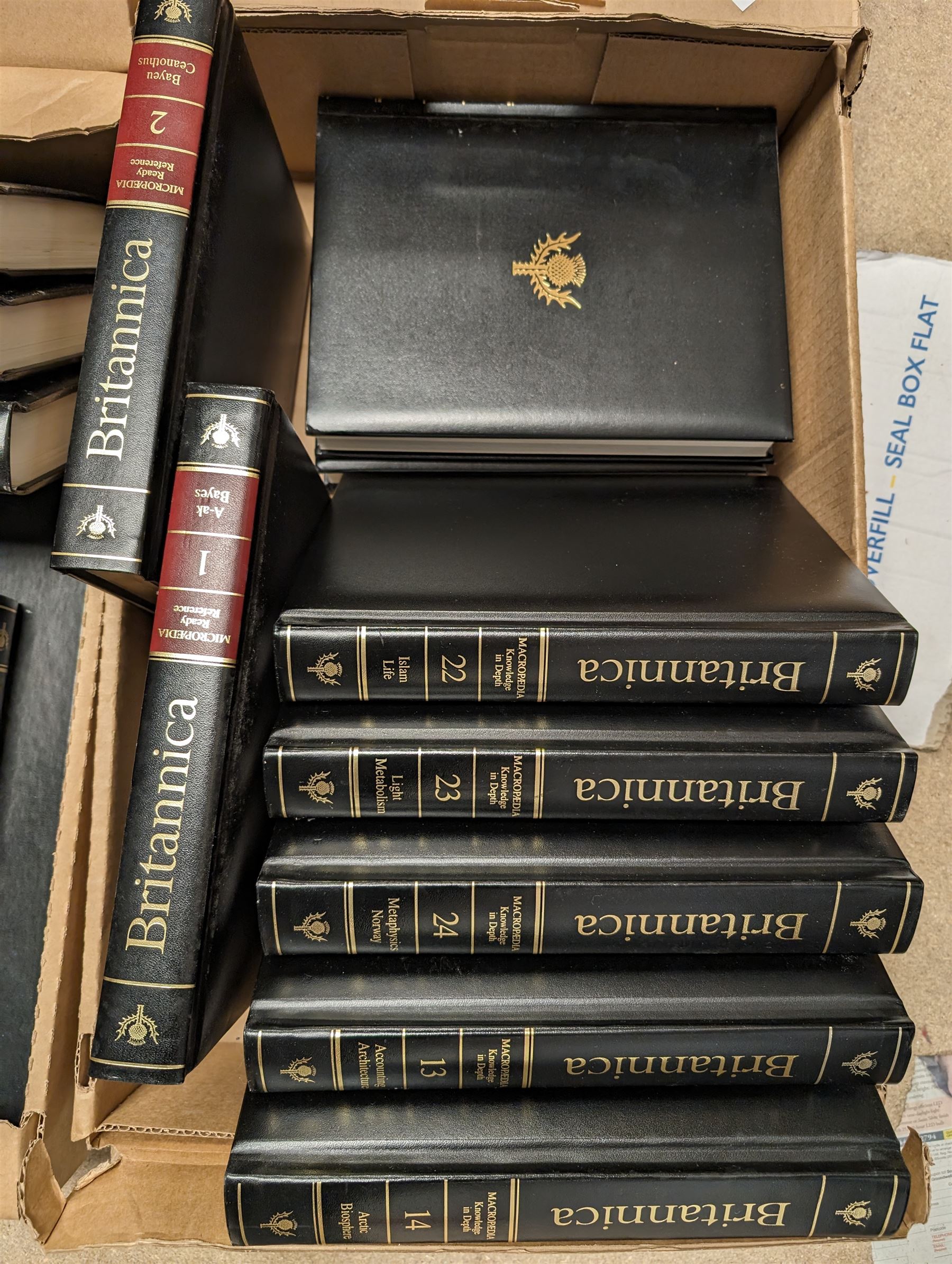 Complete Encylopaedia Britannica 15th edition, in 32 volumes, together with Britannica Atlas, etc