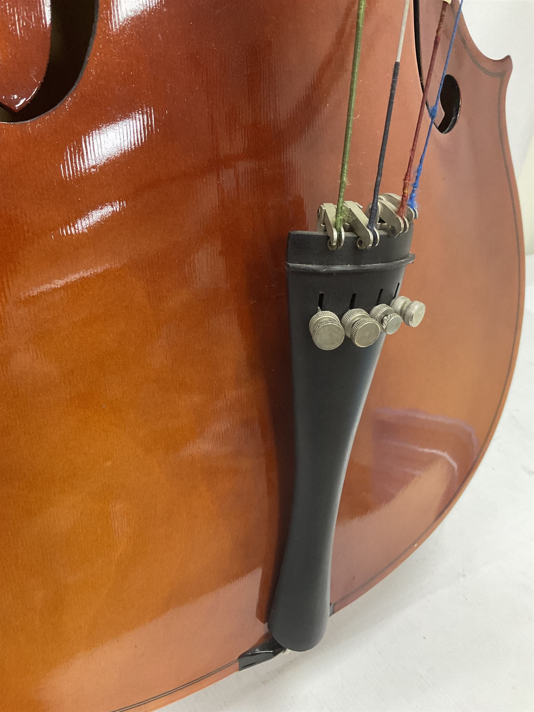 3/4 size student cello manufactured in Czechoslovakia, with bow and soft case, back length 69cm, total length 114cm