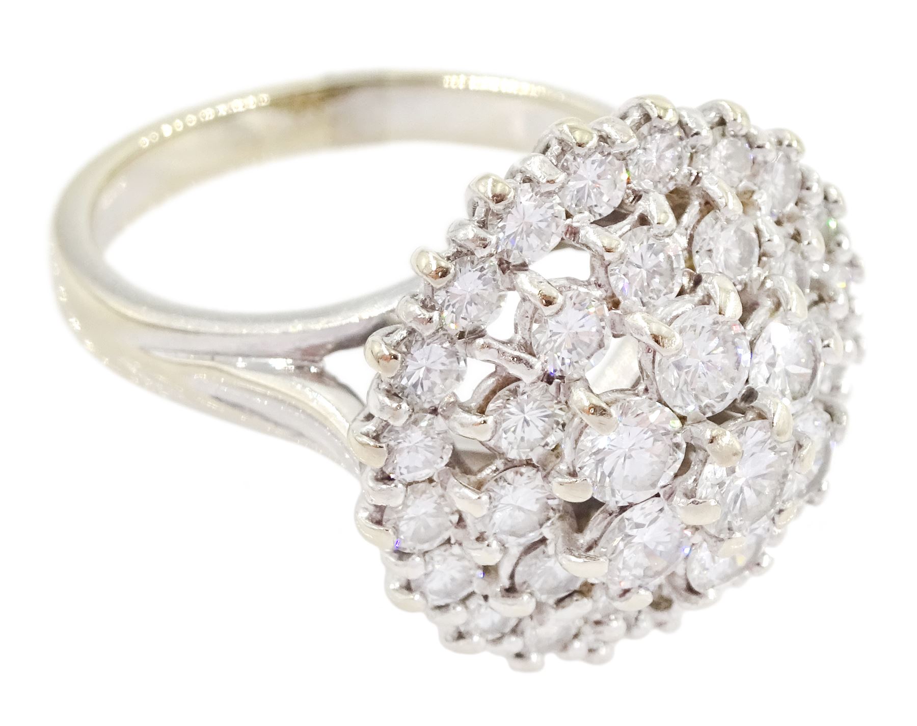 18ct white gold round brilliant cut diamond cluster ring, total diamond weight approx 2.90 carat