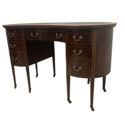 Georgian design mahogany kidney shaped desk, fitted with green leather writing surface, over single frieze drawer and six graduating drawers with checkered inlaid stringing, square tapering supports with castors