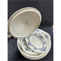 Royal Doulton Plymouth pattern, part tea and dinner service, including teapot, milk jug, covered sucrier, six dinner plates 