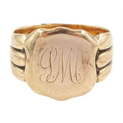 Early 20th century 9ct rose gold signet ring, with monogrammed initials, Chester 1916