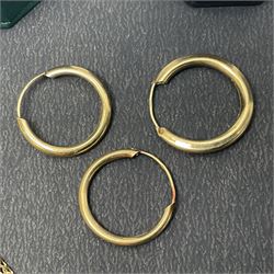9ct gold jewellery, including hoop earrings and necklace, rolled gold photograph pendant and three hexagonal ring boxes 