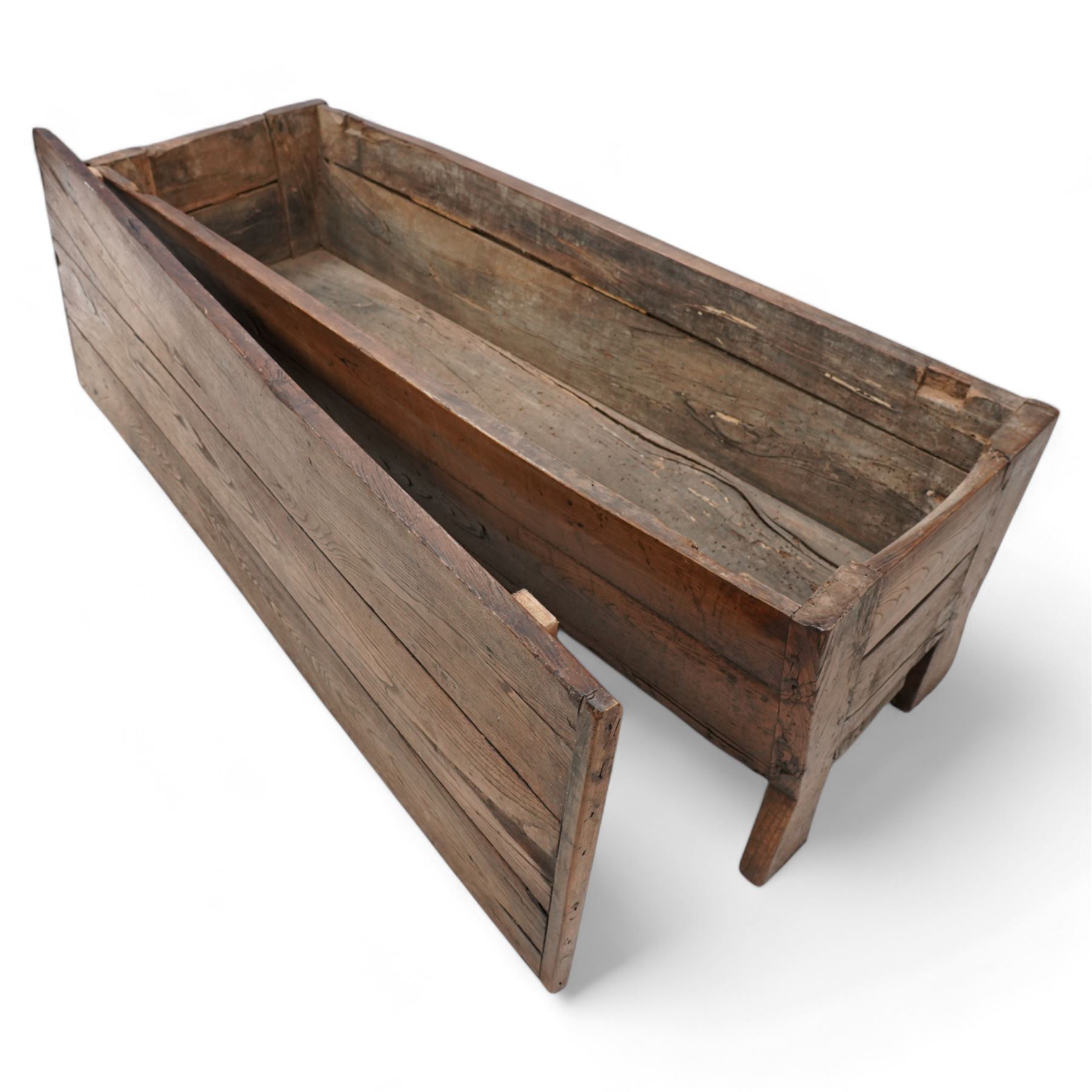 Large 18th century elm pegged and boarded dough bin, three plank top with cleated ends, tapered form with out splayed angular feet