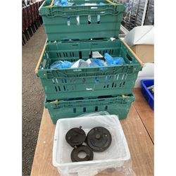 1lb 4.5 Inch pork pie die, base maker, lidder and 149 pie tins - THIS LOT IS TO BE COLLECT...