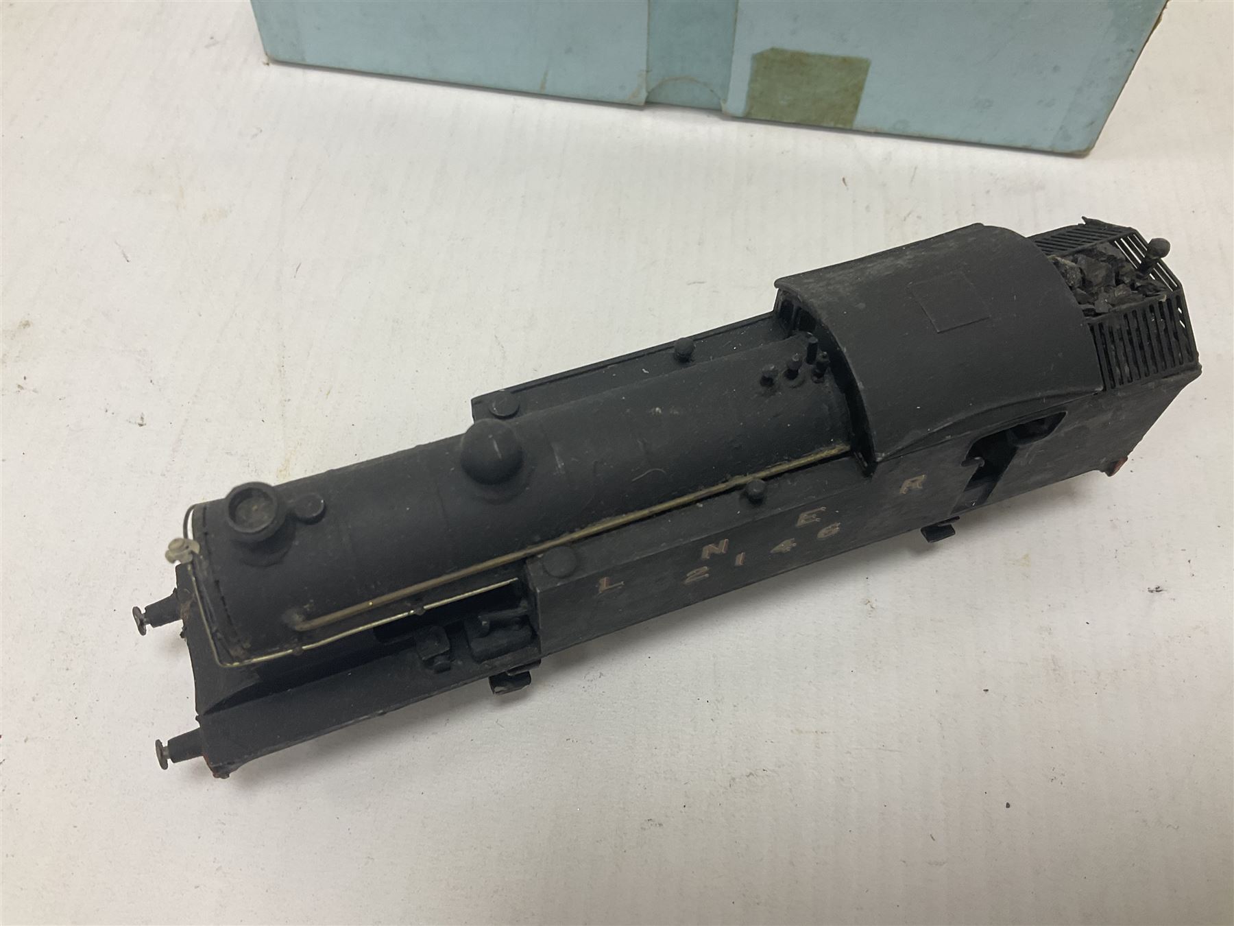 ‘00’ gauge - kit built NER/LNER H1 Class 4-4-4T steam locomotive no.2161 finished in LNER black with DJH Models box; together with a further kit built 4-4-2T steam locomotive no.2146 finished in LNER black (2)