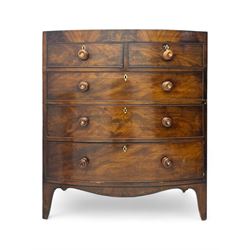 Early 19th century mahogany bow-front chest, fitted with two short over three long graduated cockbeaded drawers, each with turned wooden knobs and bone escutcheon, raised on splayed bracket supports