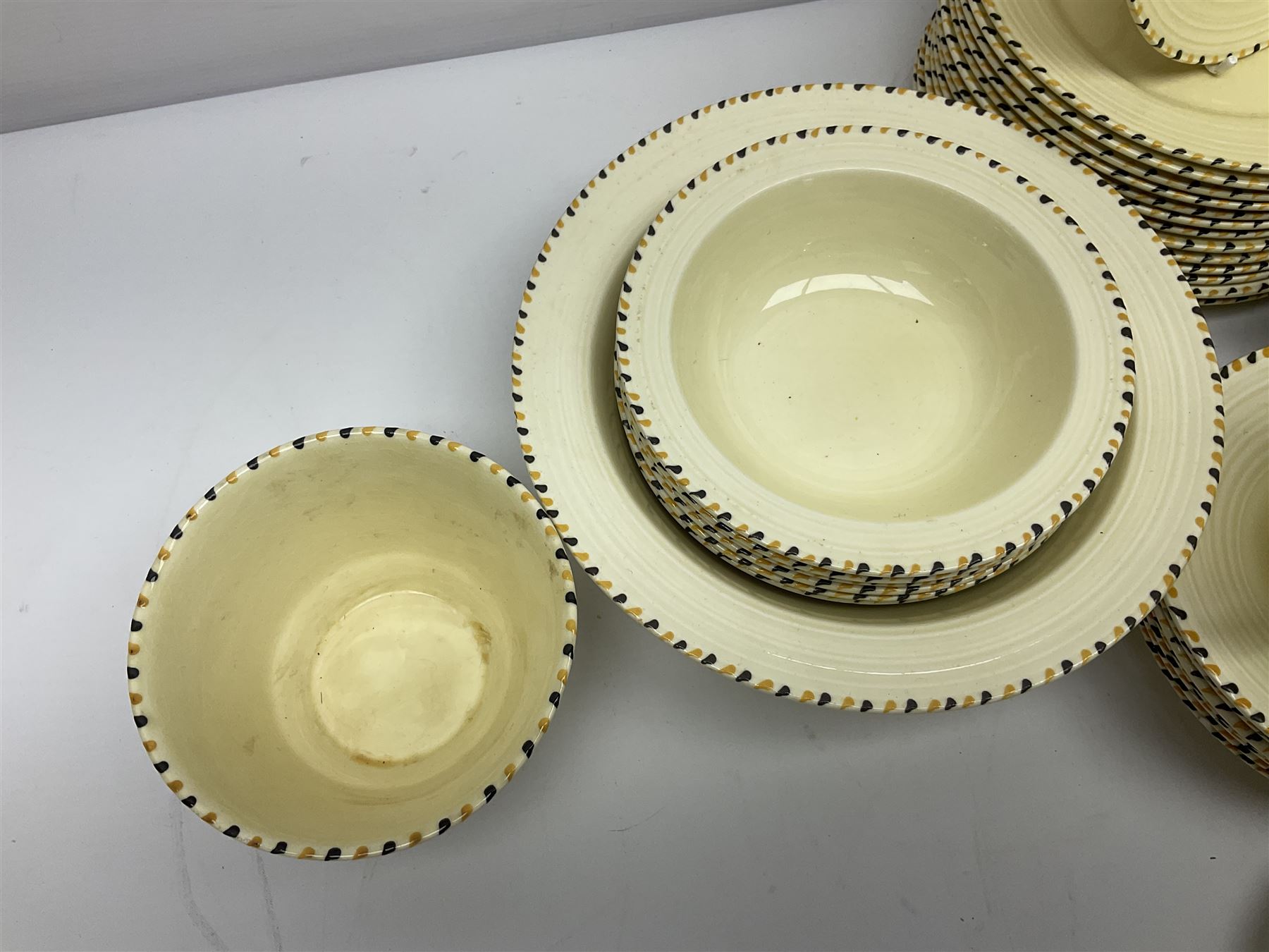 Art Deco Crown Ducal tea and dinner wares, reg no. 784158, comprising dinner plates, teacups, saucers, coffee cups, crescent shaped side plates, bowls, eggcups, etc, (93)