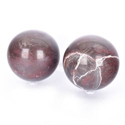 Pair red marble sphere with white and black veins, D10cm 