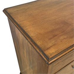 Late Victorian mahogany chest, moulded rectangular top over two short and three long graduating drawers, the drawer fronts inlaid with satinwood bands, boxwood and ebony stringing, on moulded plinth base 