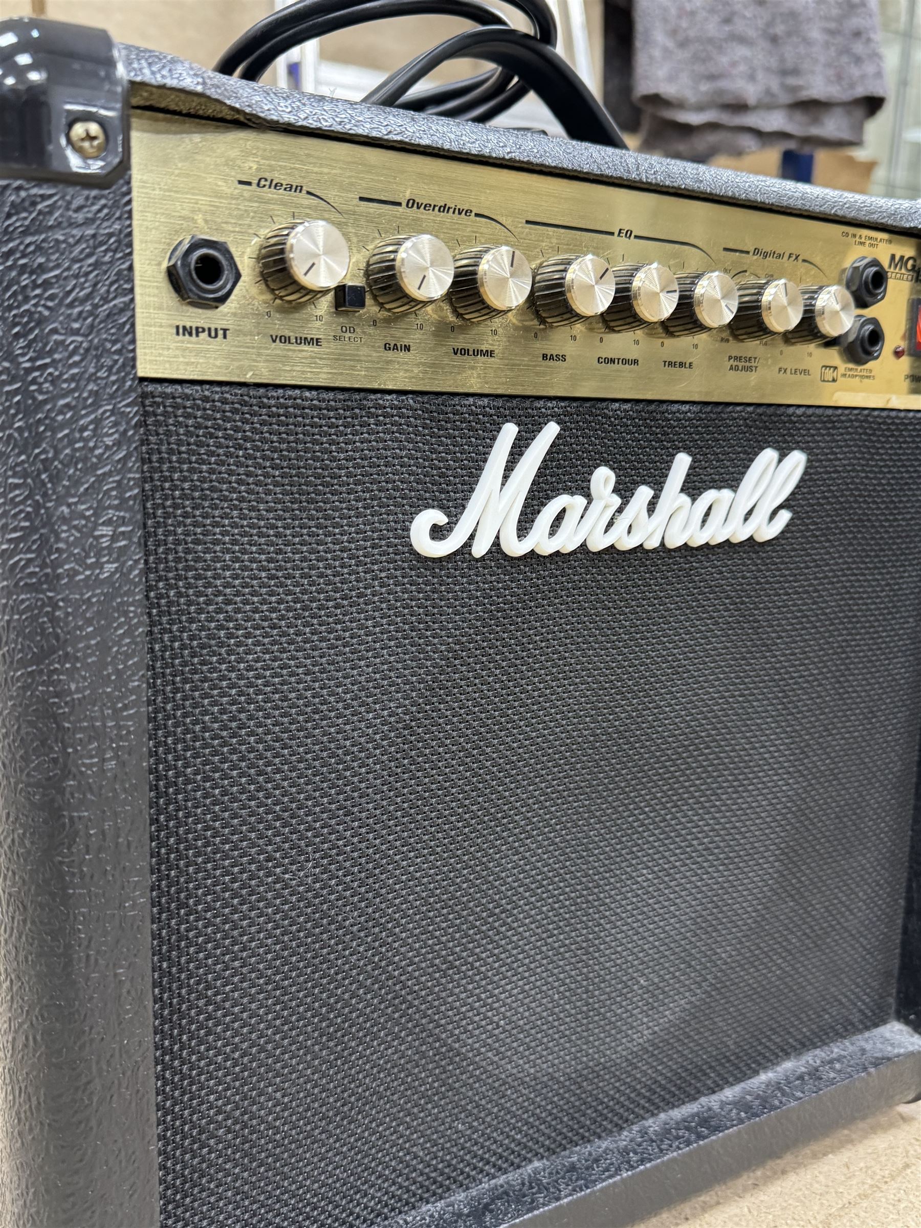 Marshall MG15 DFX amplifier, H37cm