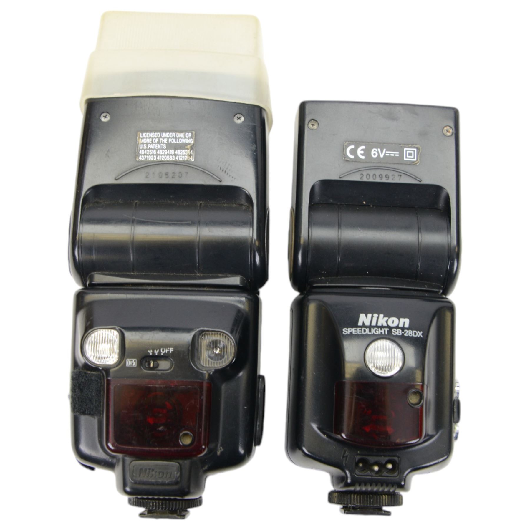 Quantum QFlash T5d-R flash with Quantum Turbo SC and Bantam Battery, together with three Nikon Speedlights, comprising SB-28DX, SB-900 and one other, with associated chargers