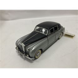 Franklin Mint - six 1:24 scale die-cast Rolls-Royce models comprising 1907 Rolls-Royce ‘The Silver Ghost’, boxed with original packaging and paperwork, 1929 Rolls-Royce ‘Phantom I’ with original packing, 1914 Rolls-Royce, 1911 Rolls-Royce, 1955 Rolls-Royce ‘Silver Cloud 1’, and 1992 Rolls-Royce Corniche IV 