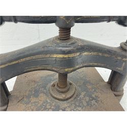 Cast iron hand cranked book press, H33cm 