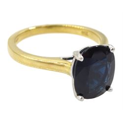 18ct gold single stone oval cut sapphire ring, hallmarked, sapphire approx 3.30 carat