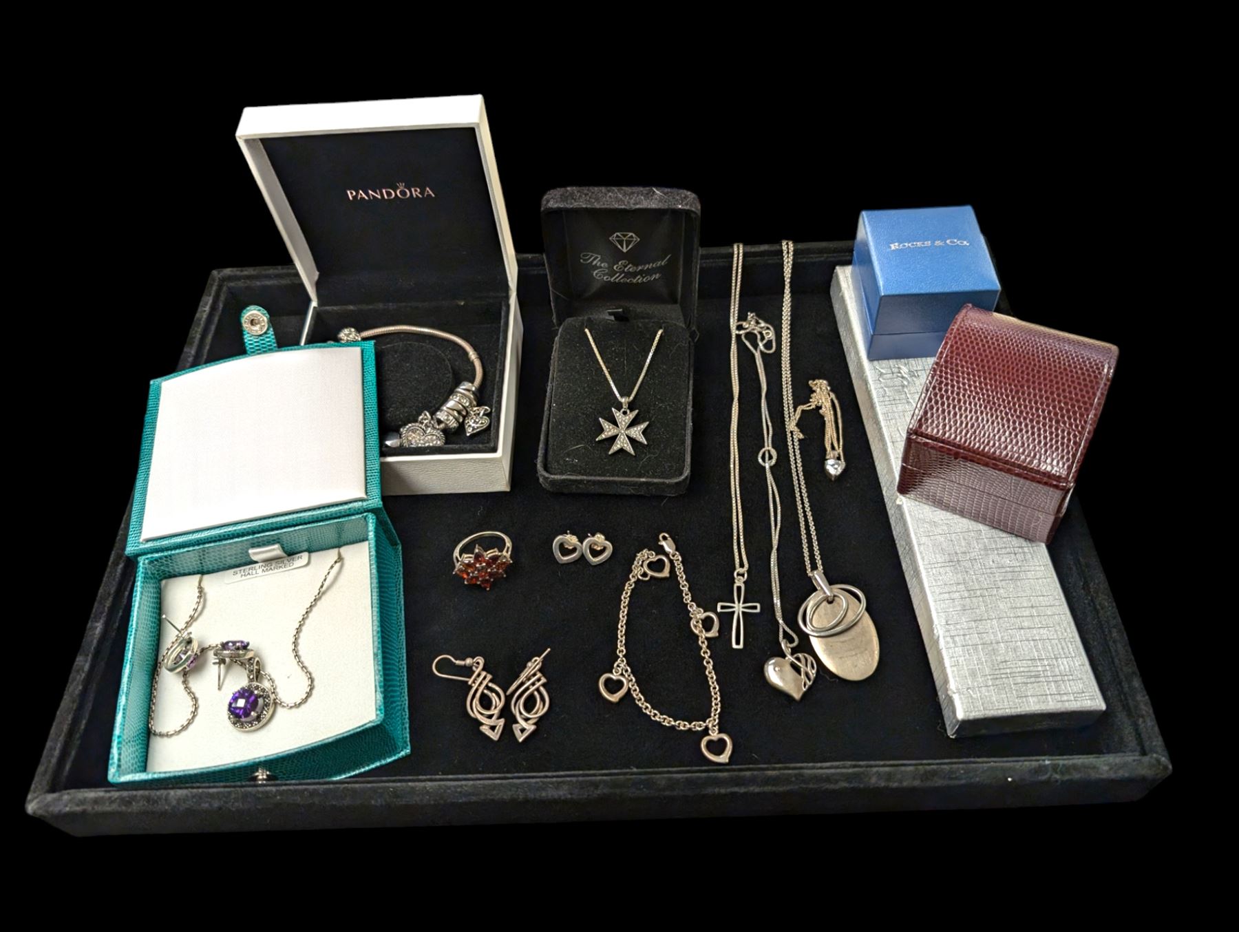 Silver jewellery, including garnet cluster ring, necklaces, etc, costume jewellery and some empty jewellery boxes 