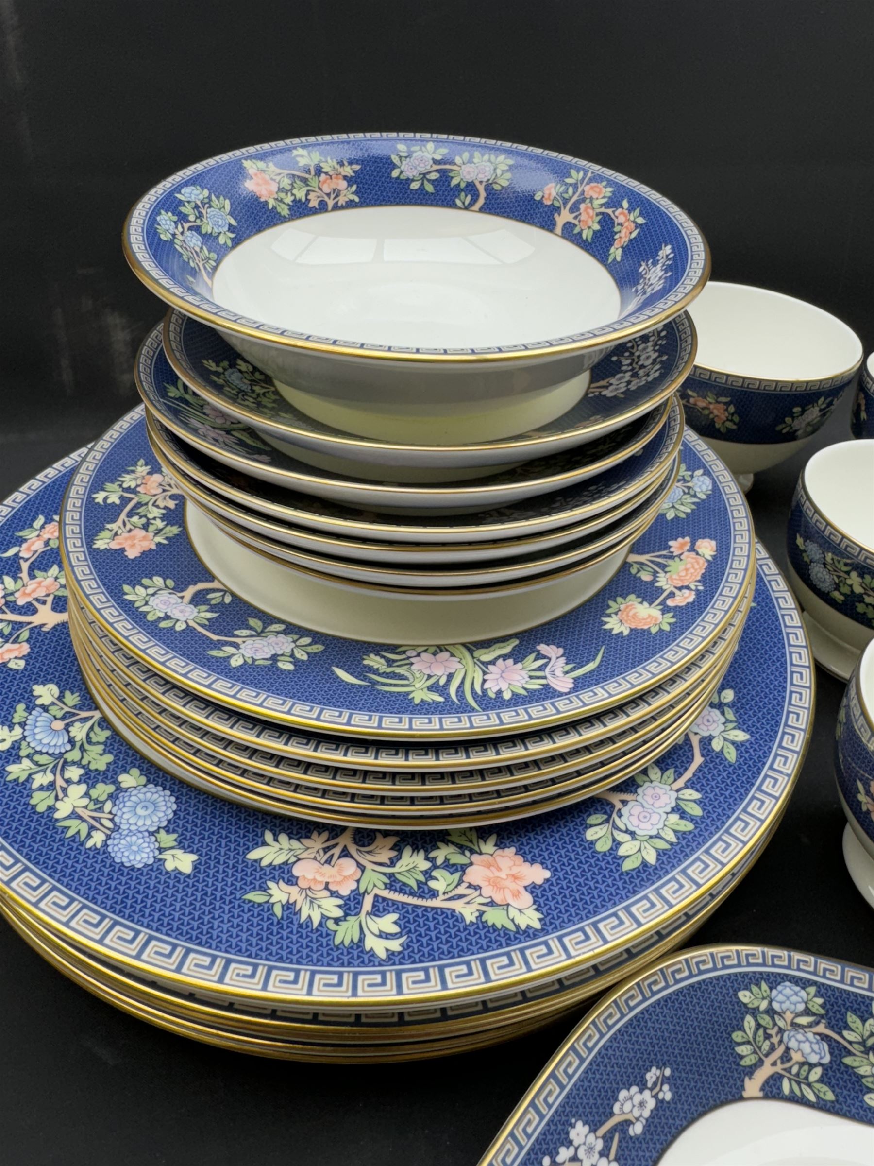 Wedgwood Blue Siam pattern tea and dinner service, including teapot, milk jug, open sucrier, six teacups and saucers, six dinner plates etc 