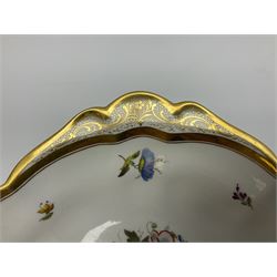 Early 19th century Barr, Flight and Barr dessert dish painted by William Billingsley, circa 1807-1813, of shell shaped form painted with a central floral spray surrounded by floral sprigs, within a gilt line border, with impressed and printed marks beneath, D18.5cm