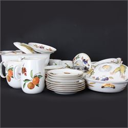 Royal Worcester Evesham pattern part tea and dinner service, including teapot, eight dinner plates, eight side plates etc 