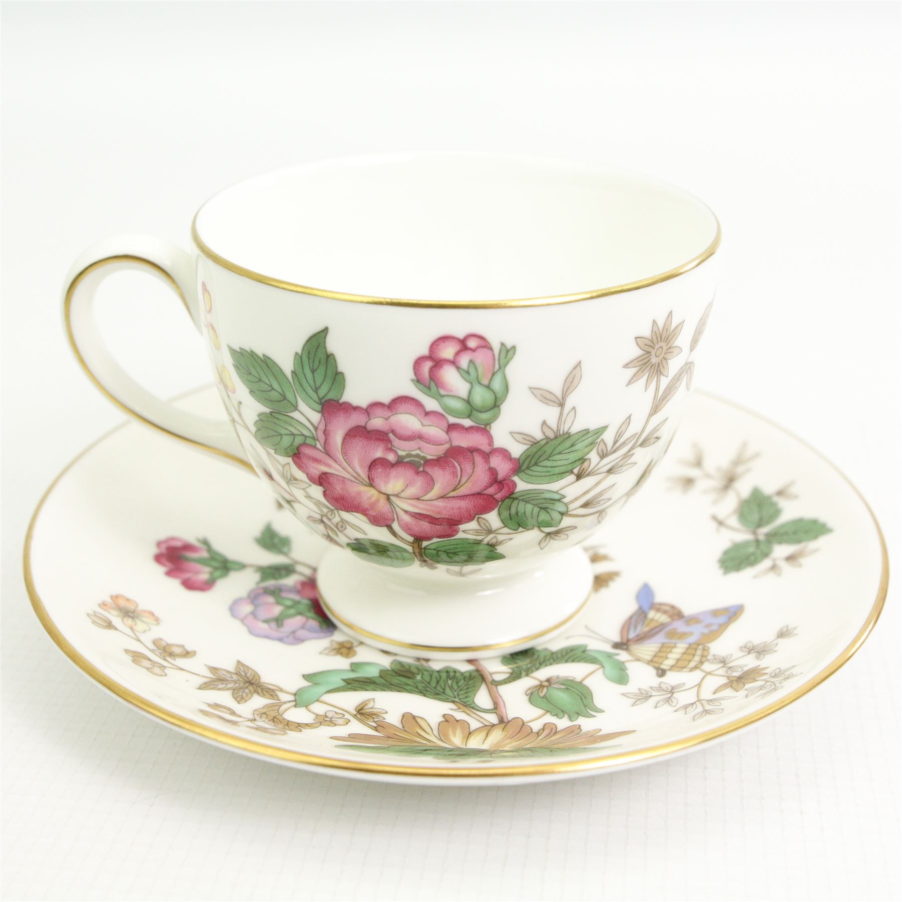 Wedgwood Charnwood pattern tea, coffee and dinner service for six settings, lacking one teacup