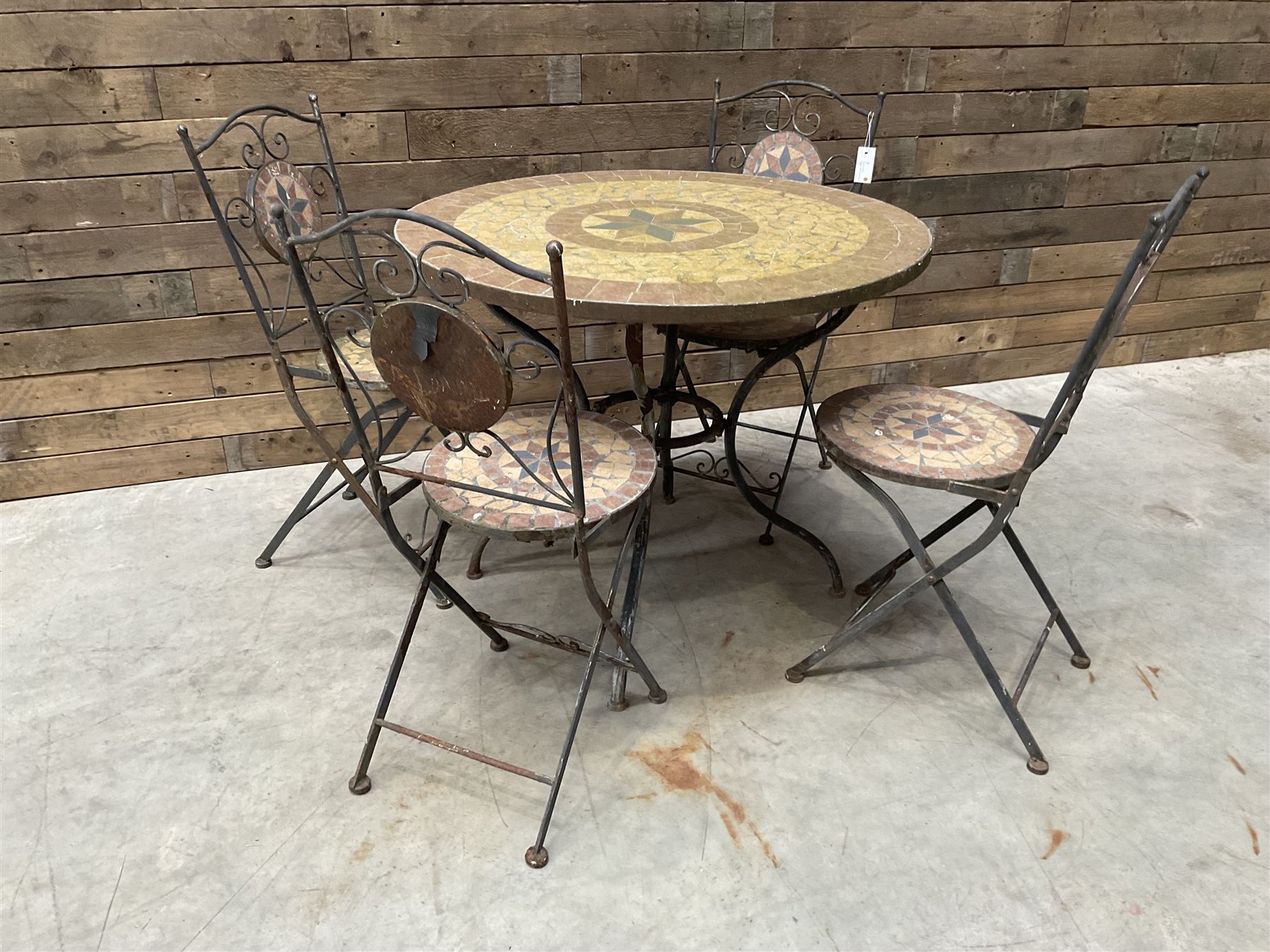 Mosaique circular garden table and four chairs