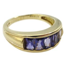 9ct gold five stone iolite ring, hallmarked