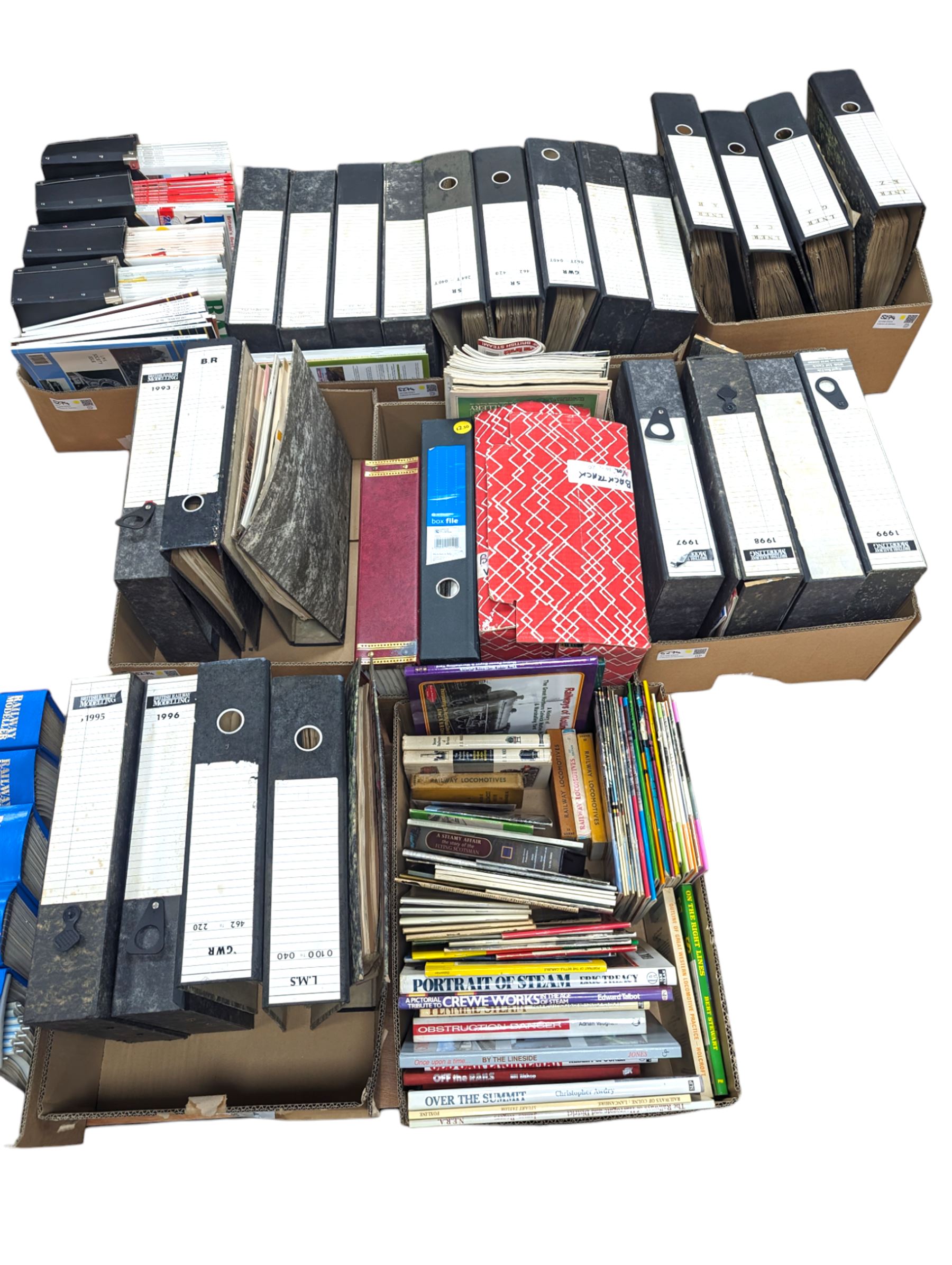 Large collection of Railwayana magazines in binders on steam locomotives, LNER, Locomotives illustrated etc, in nine boxes 