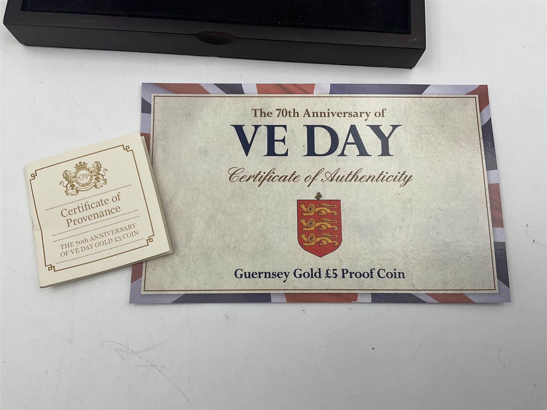 Queen Elizabeth II Bailiwick of Guernsey 2015 'The 70th Anniversary of VE Day' gold proof five pound coin, cased with certificate