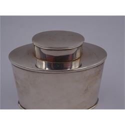 1920s silver tea caddy, of plain oval form, with removable cover, hallmarked Deakin & Francis, Birmingham 1922, H7.8cm