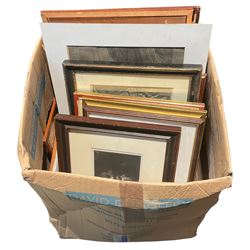 Large collection of predominantly 18th/19th century etchings and engravings (in one box)