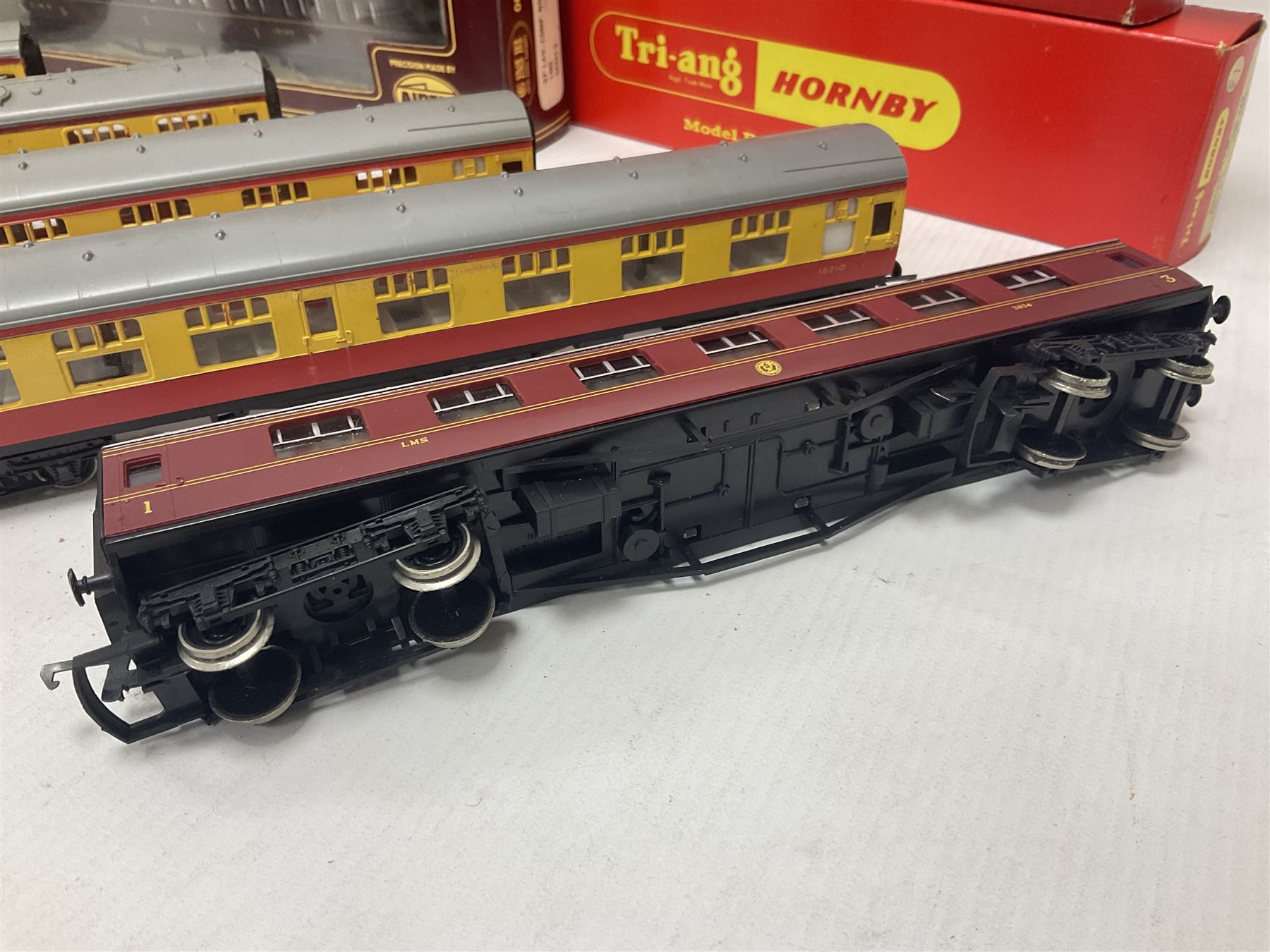 Various makers ‘00’ gauge - twenty three passenger coaches to include buffet cars, sleeping cars, utility van, Pullman coaches etc; mostly Hornby/Tri-Ang boxed (23) 