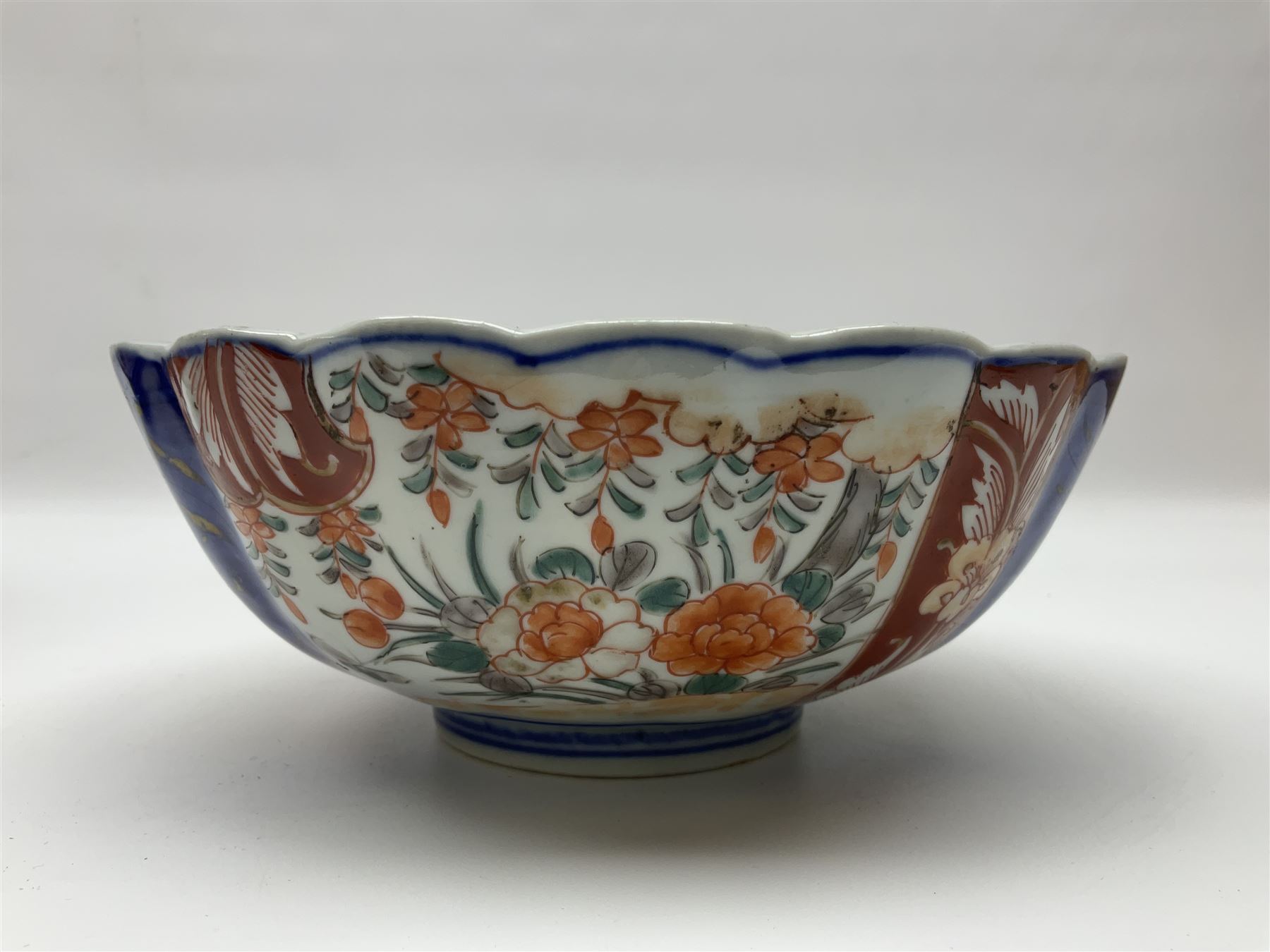 Japanese imari pattern jar and cover of globular form, together with imari bowl, jar H23cm