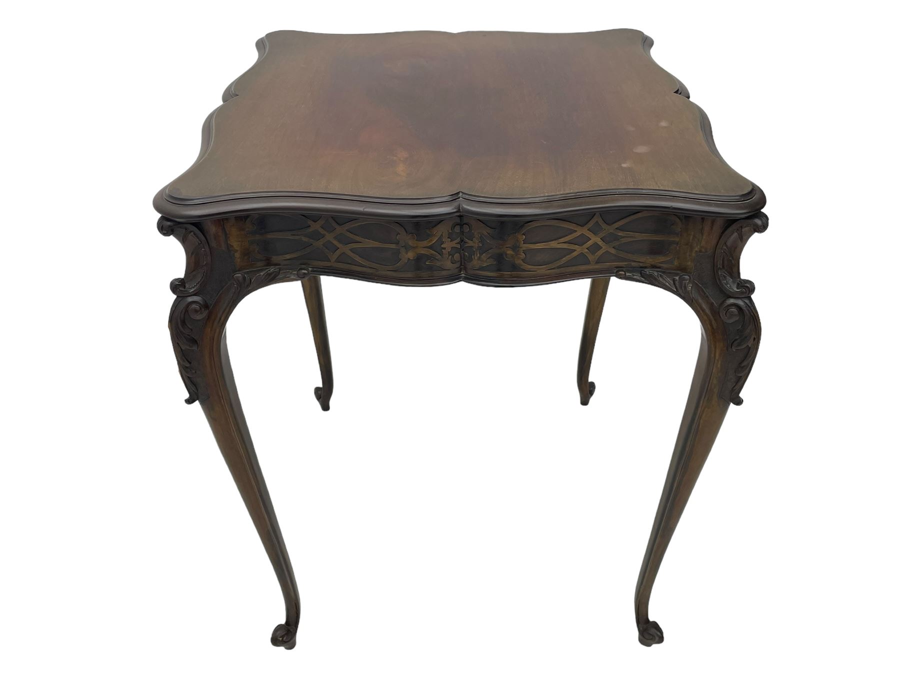 Early 20th century mahogany centre table, shaped moulded top over shaped frieze rails decorated with blind fretwork, on C-scroll and acanthus leaf carved cabriole supports with scrolled terminals 