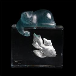 Daum crystal and pâte de verre sculpture modelled as a cat seated atop an aquarium, with intaglio engraved fish, H13.5cm 