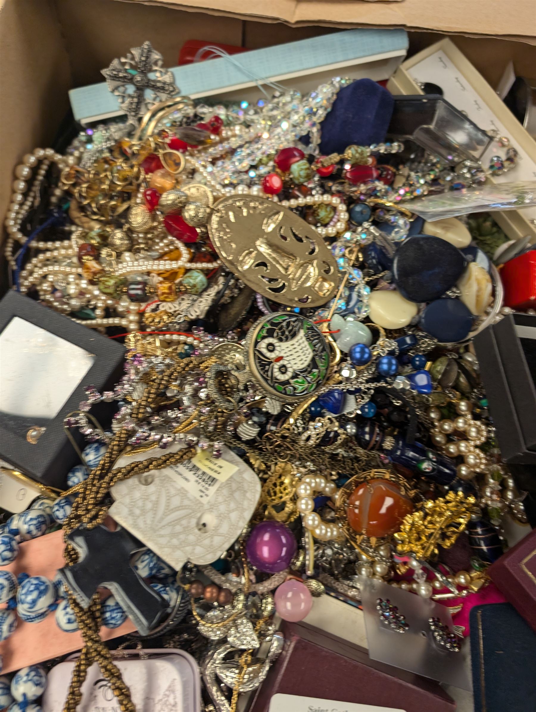 Large collection of costume jewellery, including necklaces, beaded necklaces, brooches etc