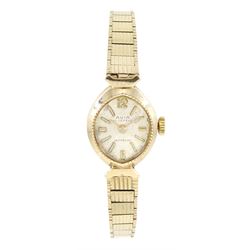 Avia ladies 9ct gold manual wind wristwatch, on integral 9ct gold bracelet, hallmarked