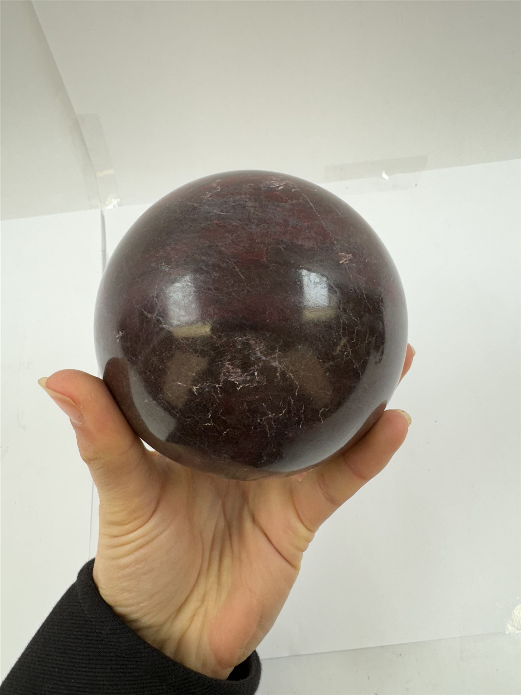 Pair red marble sphere with white and black veins, D10cm 