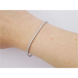 18ct white gold round brilliant cut diamond line bracelet, stamped, total diamond weight approx 2.55 carat