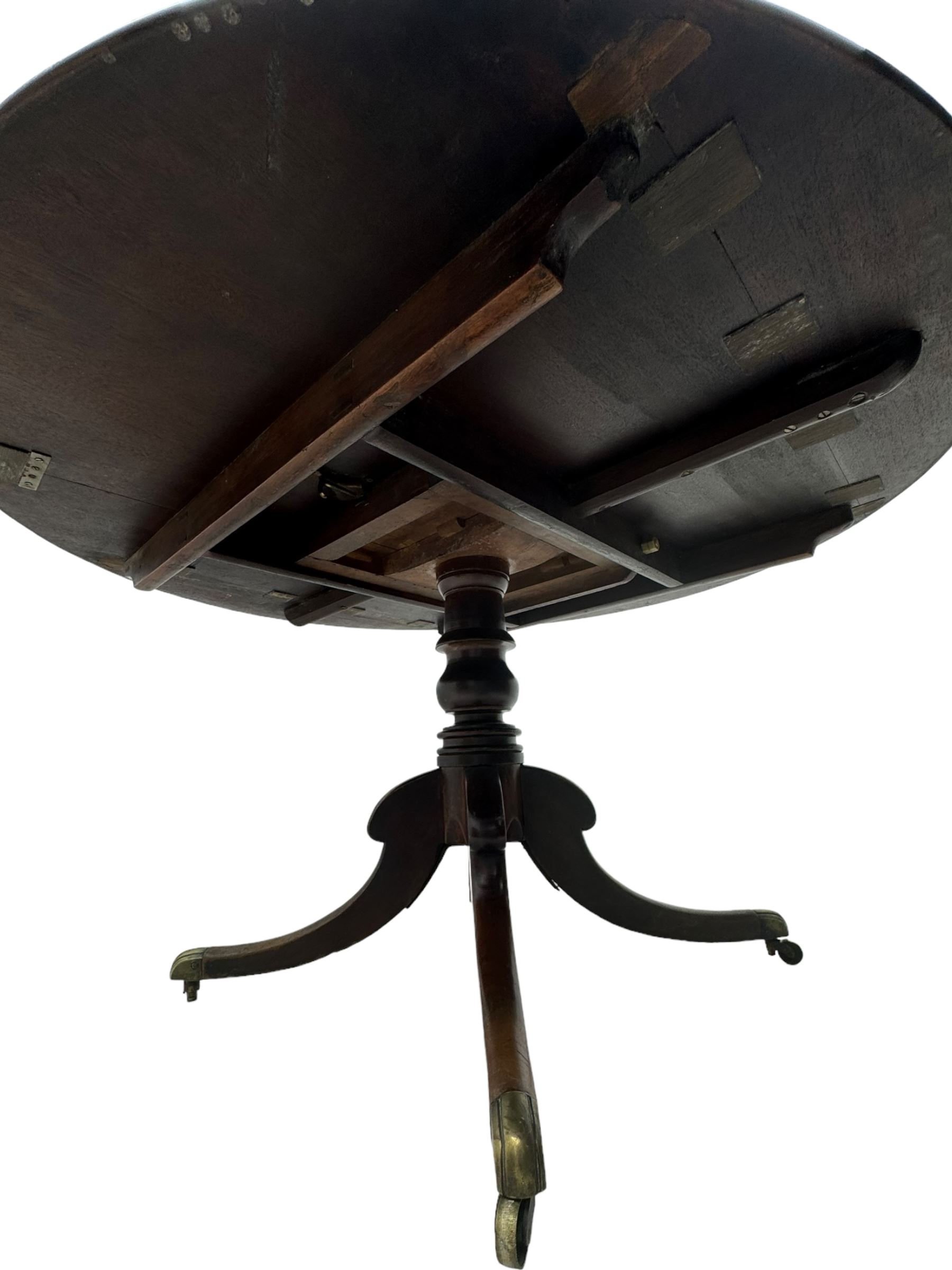 Early 19th century mahogany breakfast table, circular moulded tilt-top, turned pedestal on four splayed supports