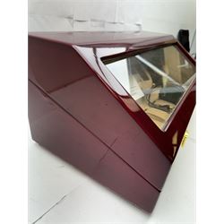Electronic watch winder for three watches, in laminated mahogany finish, H24cm, W54cm