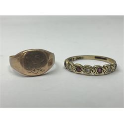 9ct gold signet ring, 9ct gold stone set half eternity ring, silver locket, coins and banknotes 