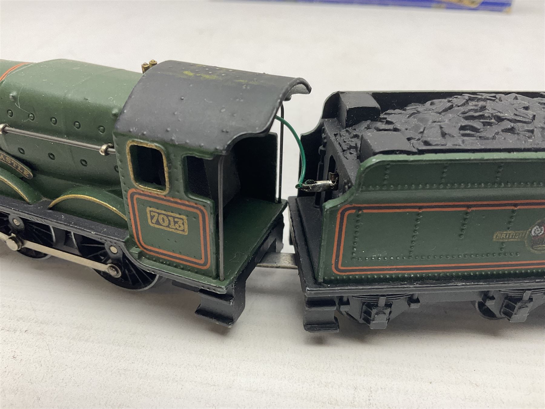 Hornby Dublo - 3-rail - Class 8F 2-8-0 freight locomotive No.48158 in unlined BR black; and Castle Class 4-6-0 locomotive 'Bristol Castle' No.7013 in lined BR green; each in original blue striped box (2)