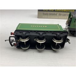 Wrenn '00' gauge - Rebuilt Bulleid Pacific 4-6-2 locomotive 'Lyme Regis' No.21C109 in SR Malachite Green; boxed with instructions